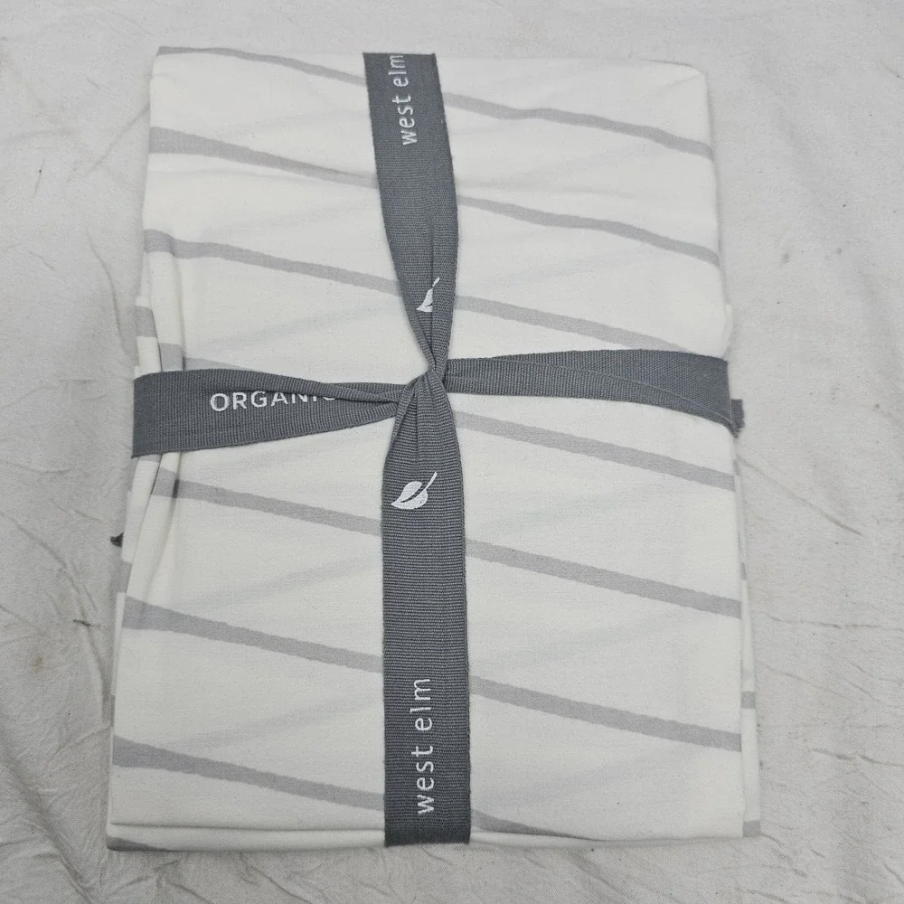 West‎ Elm Linear Wave Sham White/ Fog Gray Organic New NWT